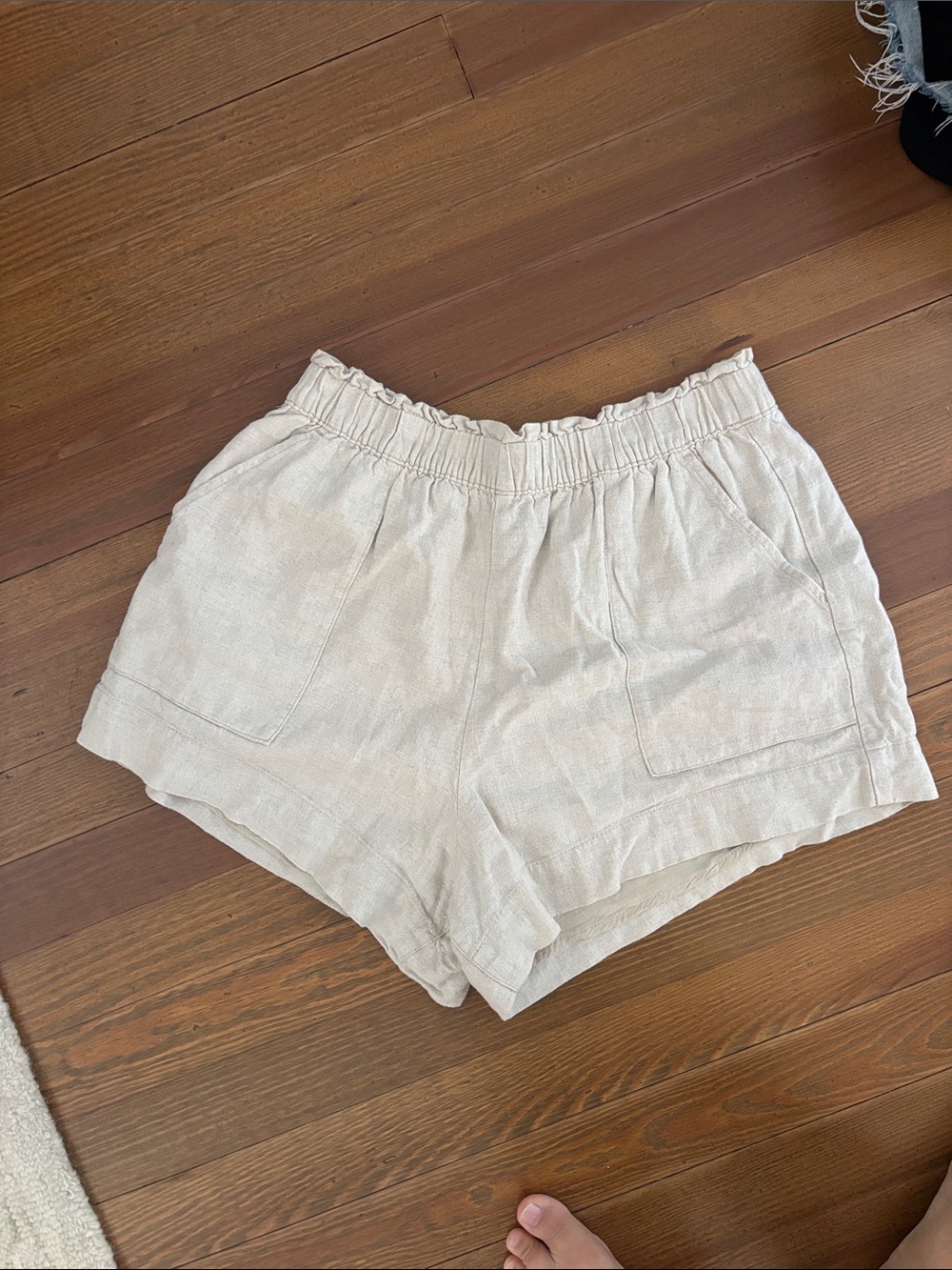 Abercrombie & Fitch Cream High-Waist Elastic Linen Shorts
